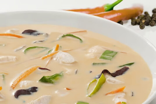 Rote Cocos-Curry-Suppe